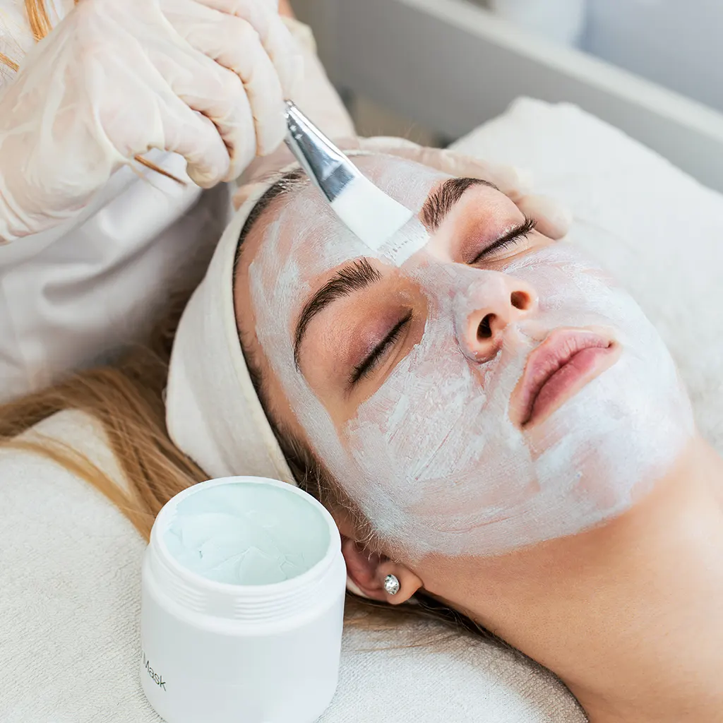 Ενεργά Συστατικά Χημικού Peeling: Ανανέωση και Λάμψη για Κάθε Τύπο Δέρματος